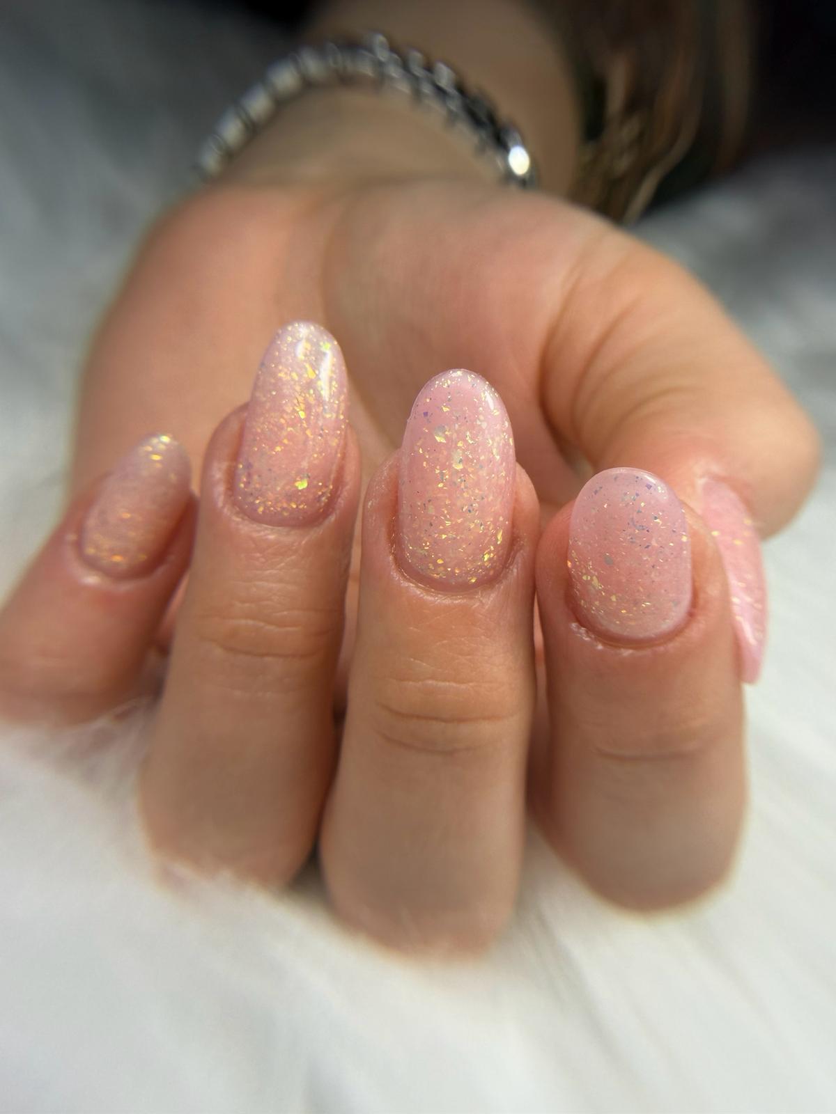 Capsules gel et nail art réalisé chez IGLAM