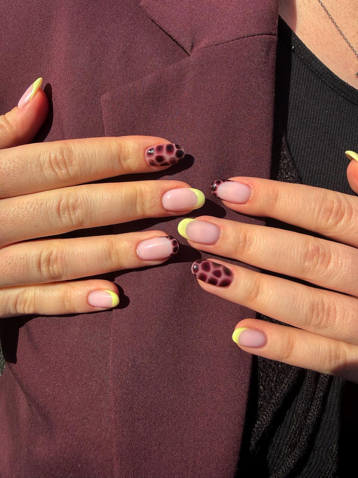 Gainage créatif sur ongles naturels chez IGLAM